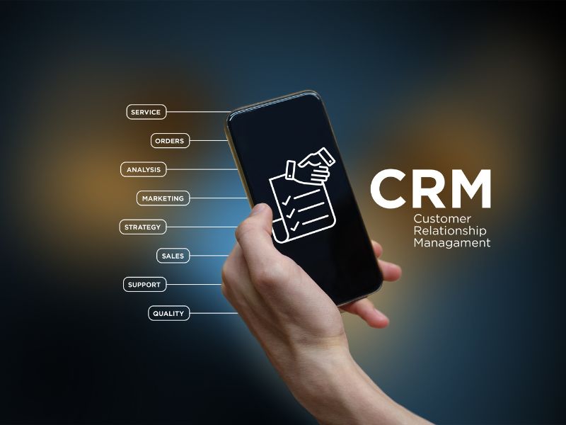 Whatsapp CRM có thể tự động hóa các quy trình làm việc như tạo khách hàng tiềm năng, giao dịch, hợp đồng, gửi tin nhắn theo kịch bản, và phân tích dữ liệu khách hàng